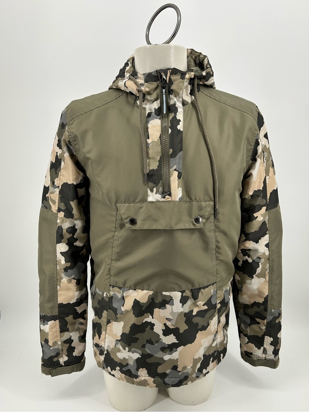 Men’s 555 Triple Five Soul camouflage hooded jacket size small khaki camo